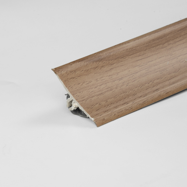 Плинтус для столешниц ДУБ ВОТАН (1387) 20*20*3000, ф-ра 1520/3T (25шт)